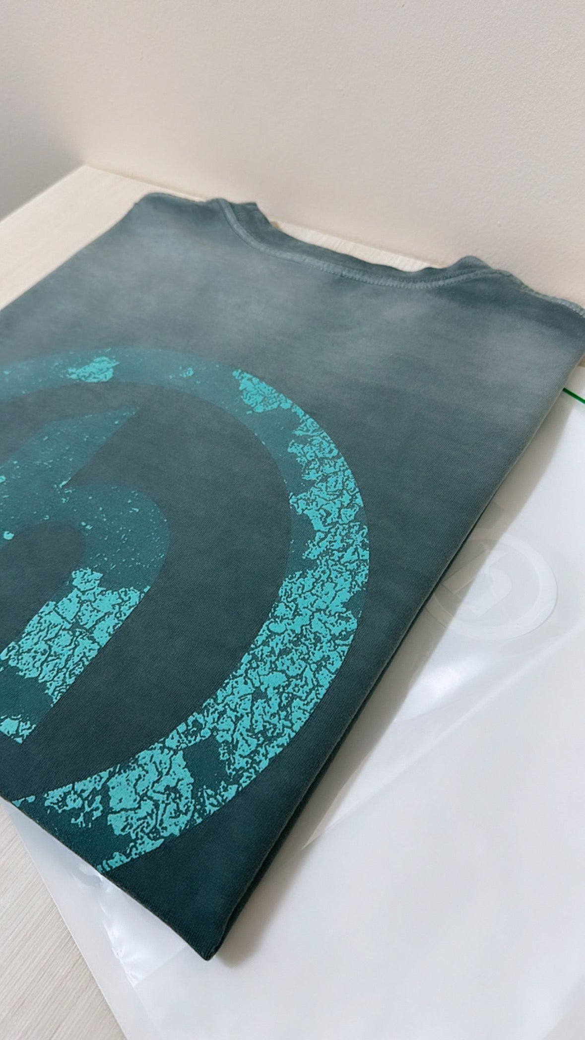 HIDDEN NY H Logo Cracked Print Tee