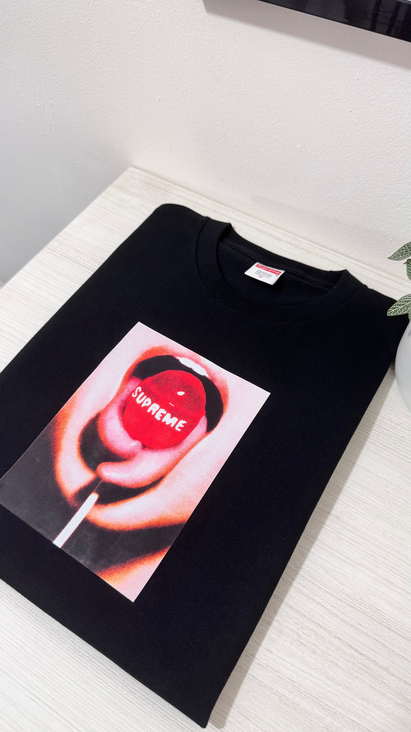 Supreme tee (lollipop)