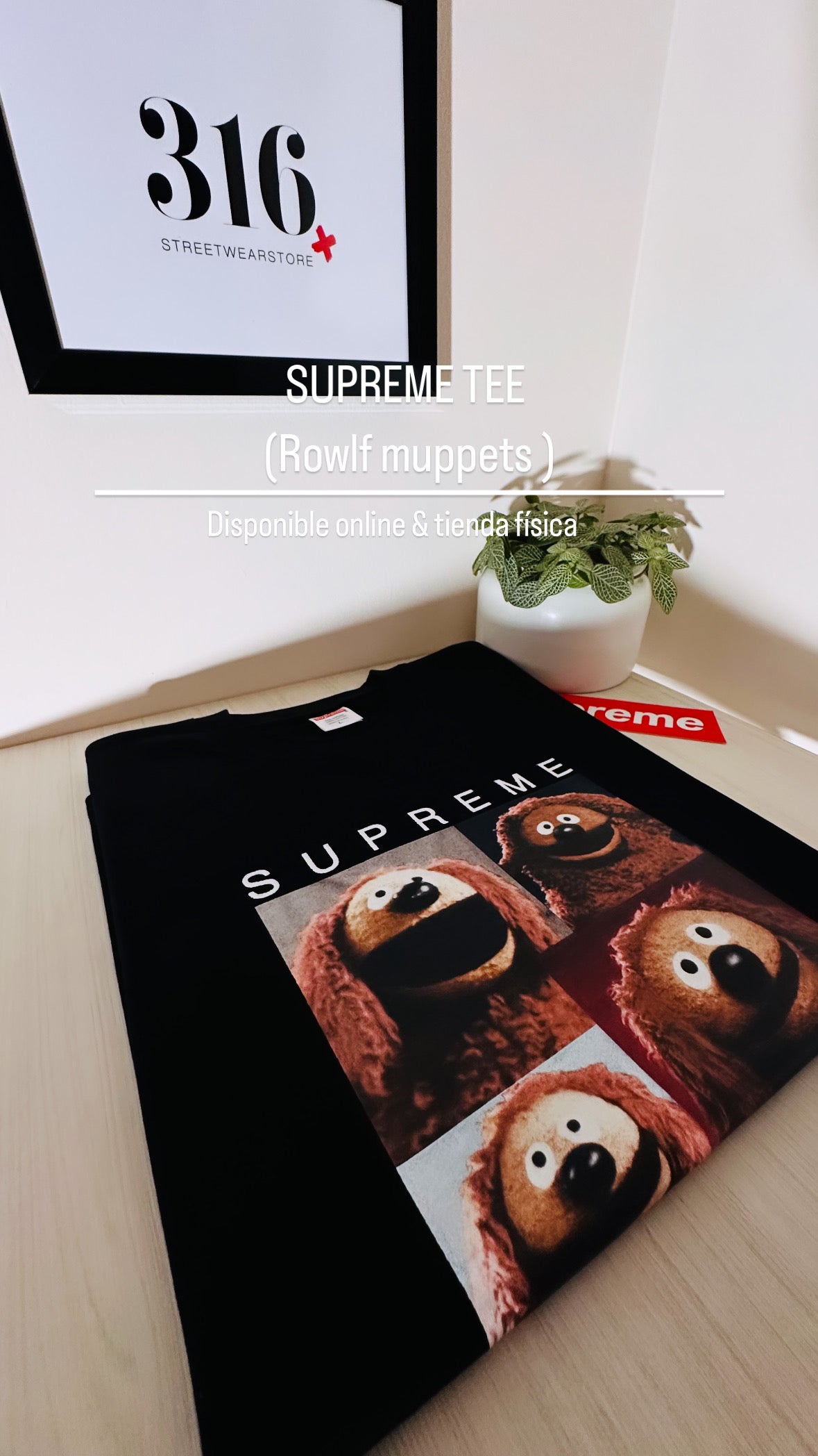 Supreme tee                             (Rowlf  muppets )