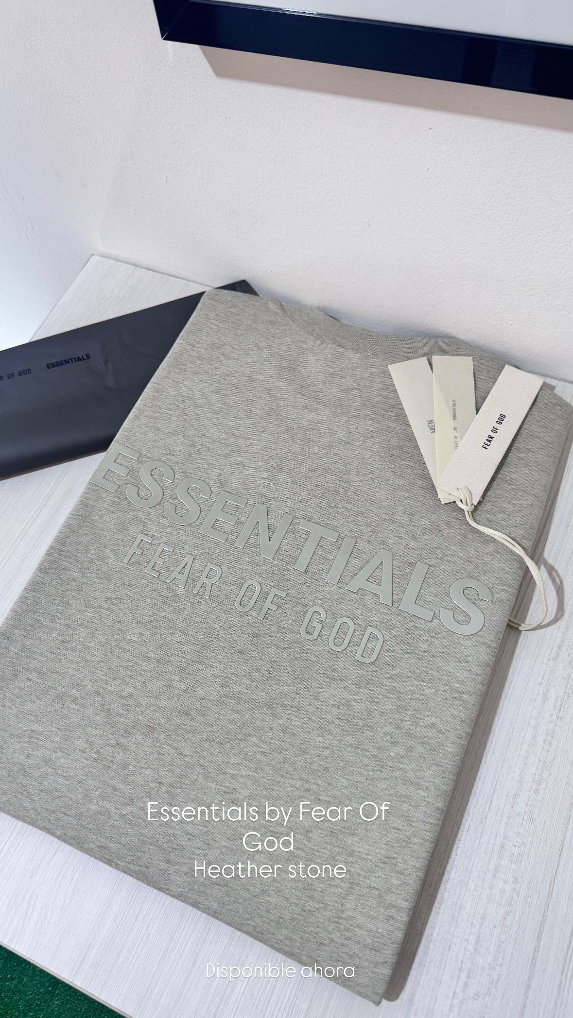 Essentials tee (Heather stone)