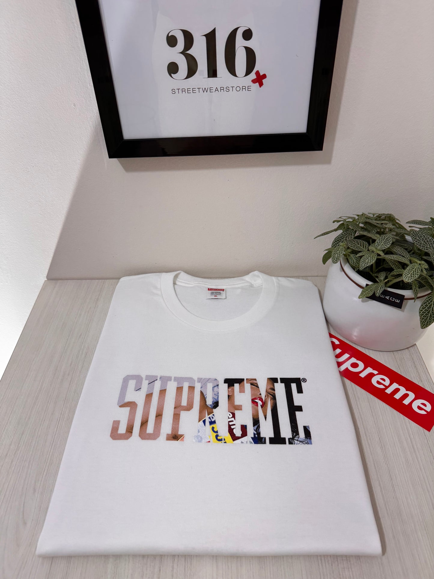 Supreme tee (tera patrick white)